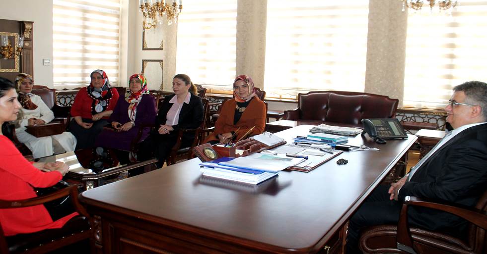 AK PARTİ KADIN KOLLARINDAN VALİYE ZİYARET