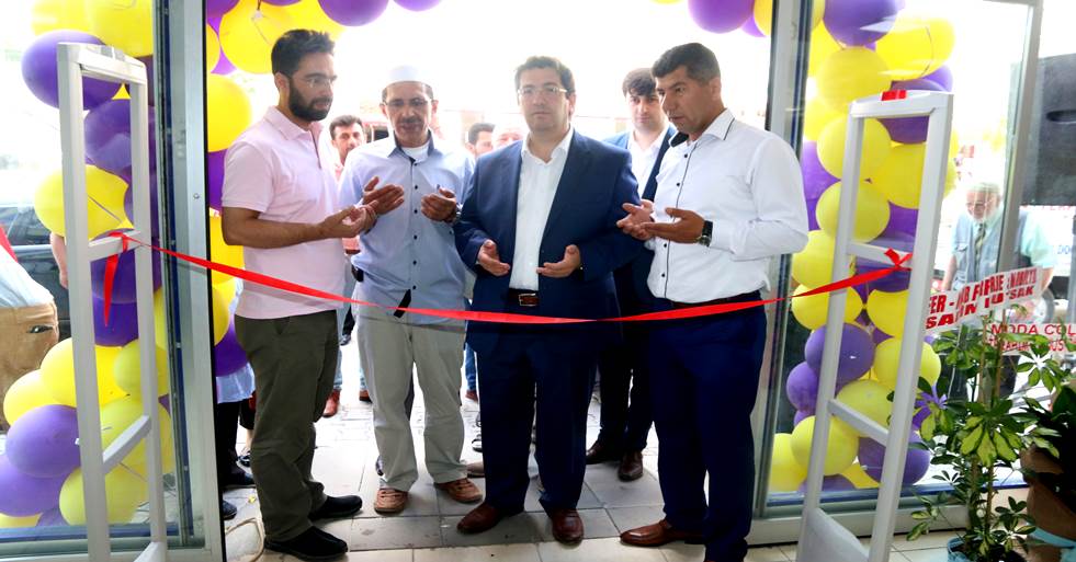 EZEL GİYİM MAĞAZASI DUALARLA HİZMETE AÇILDI