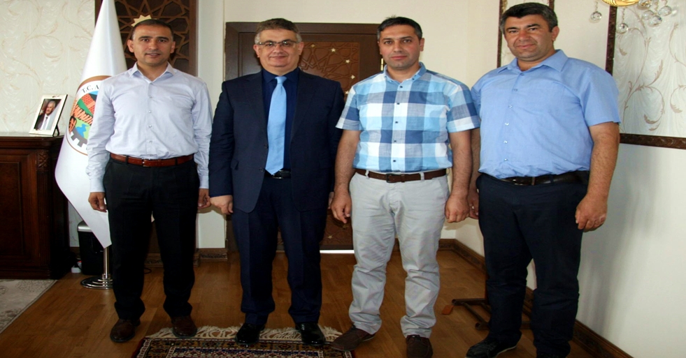 HİZMET –İŞ SENDİKA YÖNETİMİNDEN VALİ PEKMEZ’E NEZAKET ZİYARETİ