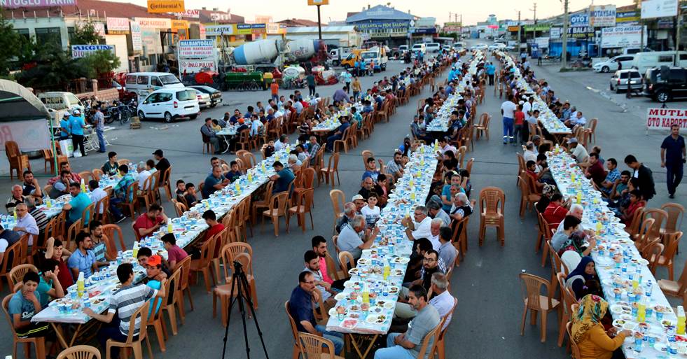 M.VEKİLİ CENGİZ AYDOĞDU VE BAŞKAN YAZGI SANAYİ ESNAFIYLA İFTARDA BULUŞTU