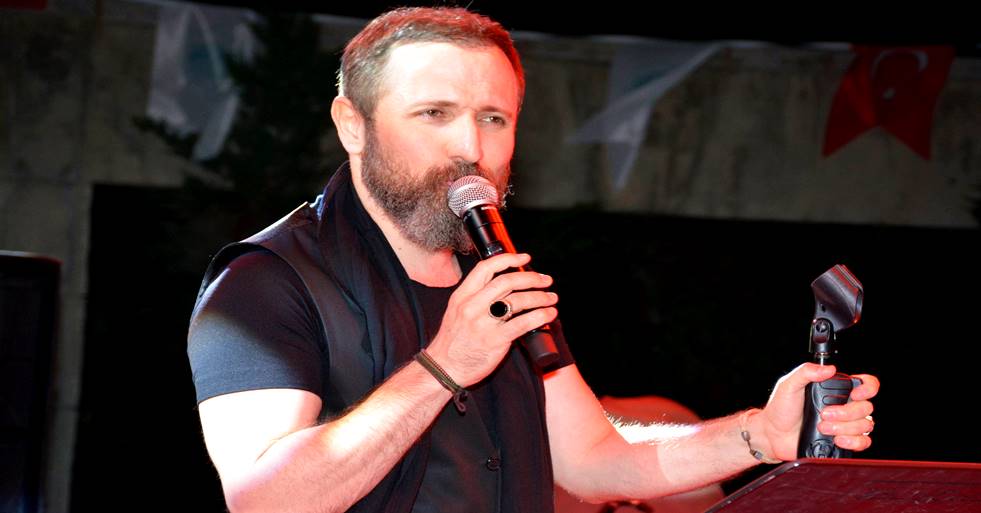 TALHA BORA ÖGE, RAMAZAN SOKAĞI’NDA AKSARAYLI HAYRANLARIYLA BULUŞTU