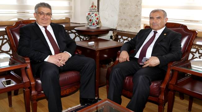 BAKAN YARDIMCISI ALABOYUN VALİ PEKMEZ’İ ZİYARET ETTİ