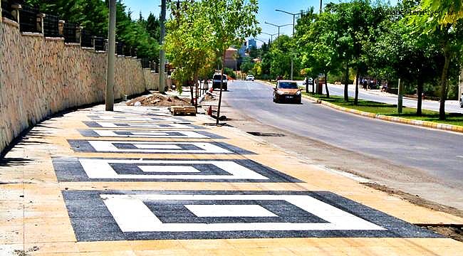 ŞEHRE GENİŞ VE MODERN KALDIRIMLAR