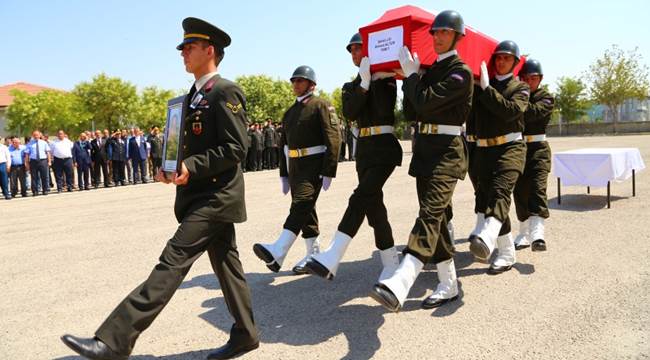 TRAFİK KAZASINDA ŞEHİT OLAN JANDARMA ER AKSARAY'DAN UĞURLANDI