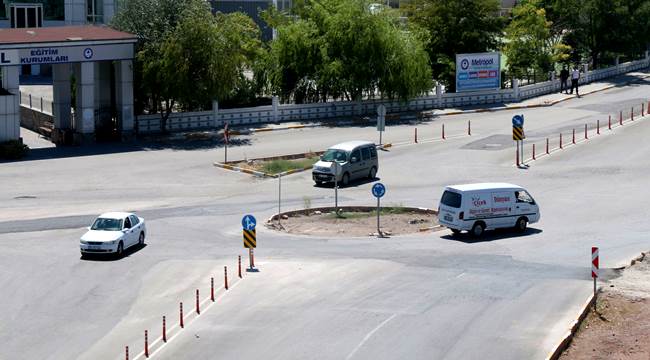 AKSARAY TERMİNALİ ÖNÜNDE BULUNAN BAĞLANTI YOLU DÜZENLENİYOR