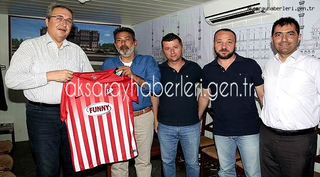 NEVŞEHİRSPOR YÖNETİCİLERİNDEN ÜNVER’E ZİYARET