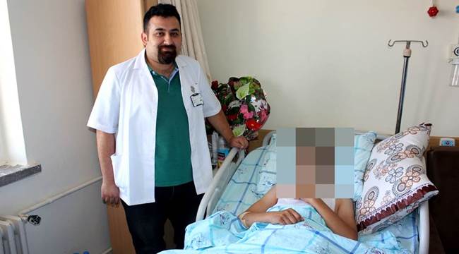  AKSARAY'DA 14 YAŞINDAKİ HASTA KAPALI AKCİĞER AMELİYATI İLE HAYATA TUTUNDU