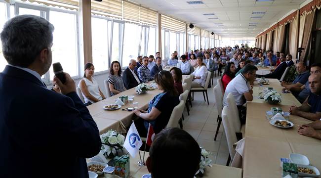 ASÜ’DE BAYRAMLAŞMA TÖRENİ YAPILDI