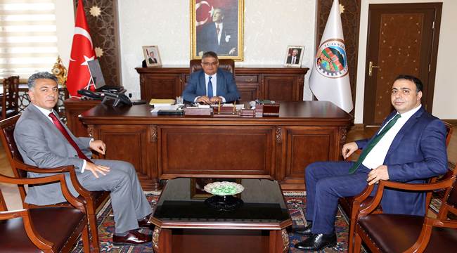 BANKA MÜDÜRLERİ VE KÖY MUHTARLARINDAN VALİ PEKMEZ’E ZİYARET