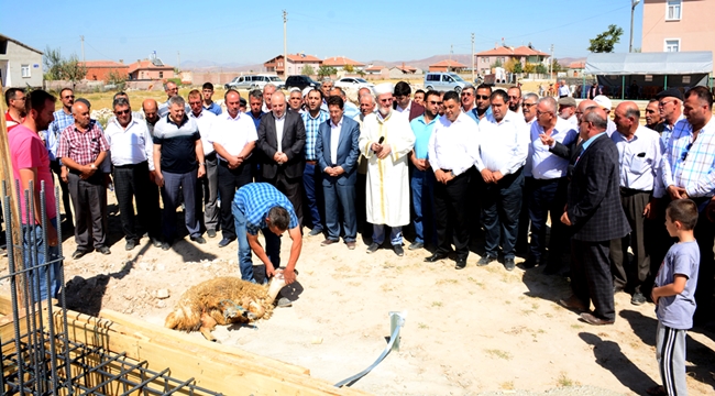 MİMAR SİNAN KUR'AN KURSU VE CAMİSİNİN TEMELİ TÖRENLE ATILDI