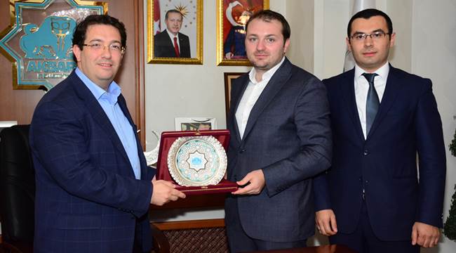 AK PARTİ GENÇLİK KOLLARI GENEL BAŞKANI MELİH ECERTAŞ, BAŞKAN YAZGI’YI ZİYARET ETTİ