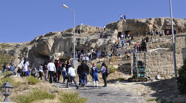 AKSARAY ÜLKÜ OCAKLARI GELENEKSEL 10. KAPADOKYA GEZİSİNİ DÜZENLEDİ