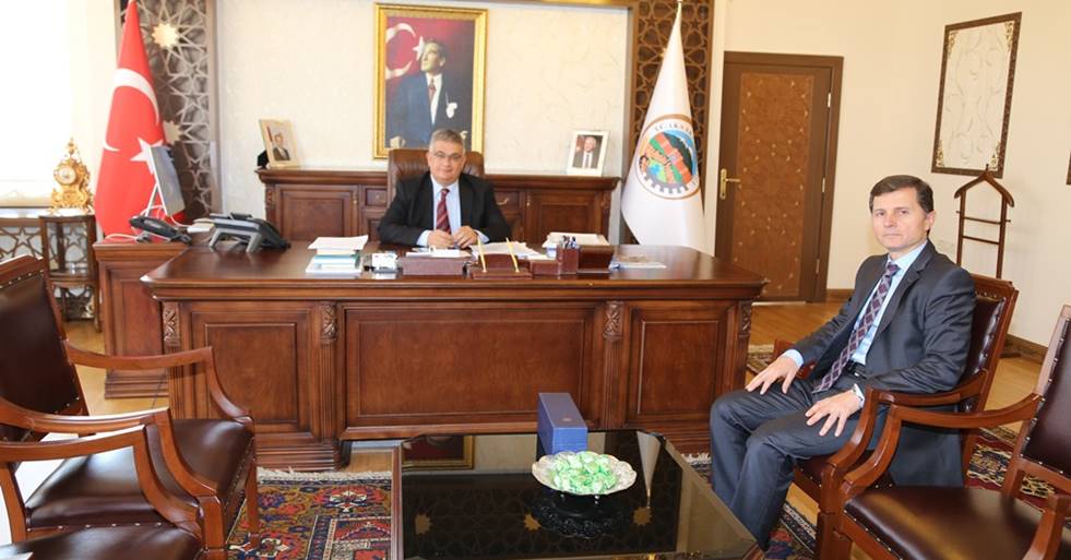 AKSARAY’IN YENİ EMNİYET MÜDÜRÜ HÜNER VALİ AYKUT PEKMEZ’İ ZİYARET ETTİ