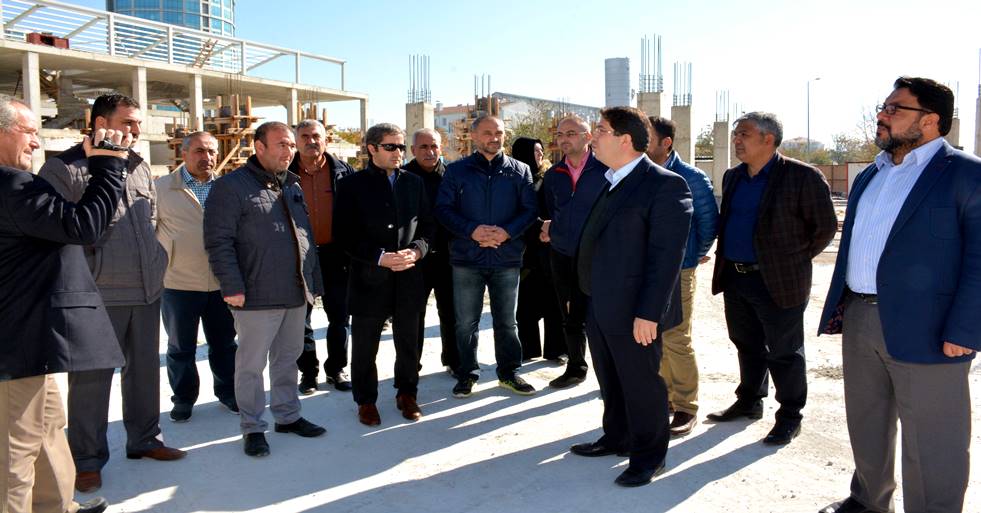 BAŞKAN YAZGI, DEV PROJELERİNİ BELEDİYE MECLİS ÜYELERİNE TANITTI