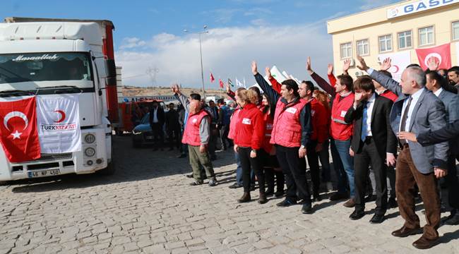 KIZILAY VE AFAD'DANMUSUL’A 108TIR’LIK İNSANİYARDIM MALZEMESİ