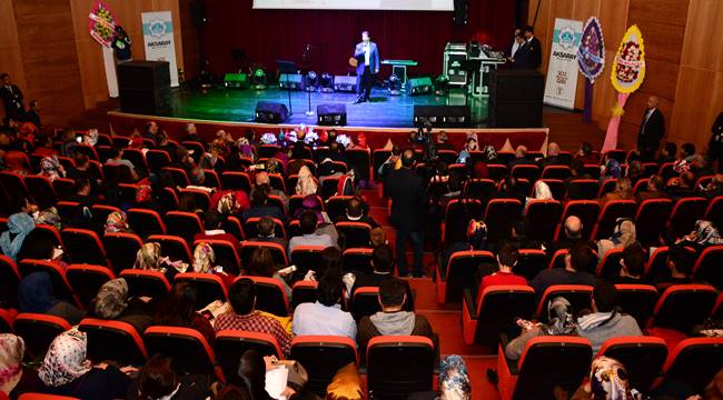 ÖĞRETMENLER GÜNÜNE ÖZEL ''SERDAR TUNCER’LE ŞİİR DİLLETİSİ'' BÜYÜK İLGİ GÖRDÜ