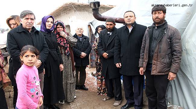 AK PARTİ HEYETİNDEN ÇADIRDA YAŞAYAN HALEP’Lİ AİLELERE ZİYARET