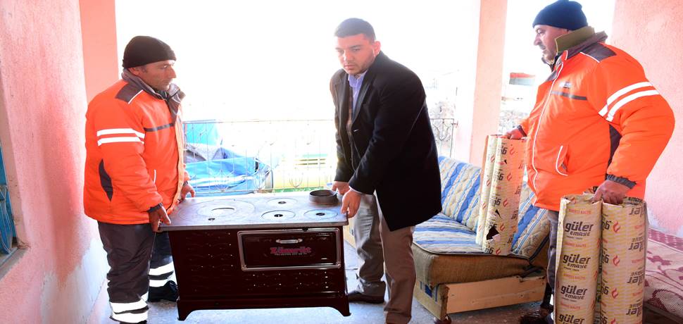 AKSARAY’A GELEN HALEPLİ AİLEYE AKSARAY BELEDİYESİ YARDIM ELİ UZATTI