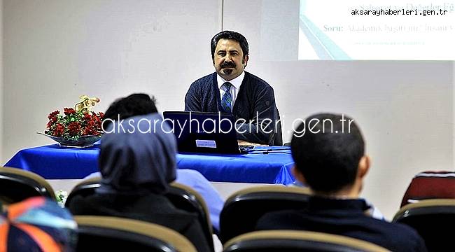 ASÜ’DE TEKNOLOJİK SEKÜLERLEŞME VE DEĞERLERİMİZ SÖYLEŞİSİ YAPILDI