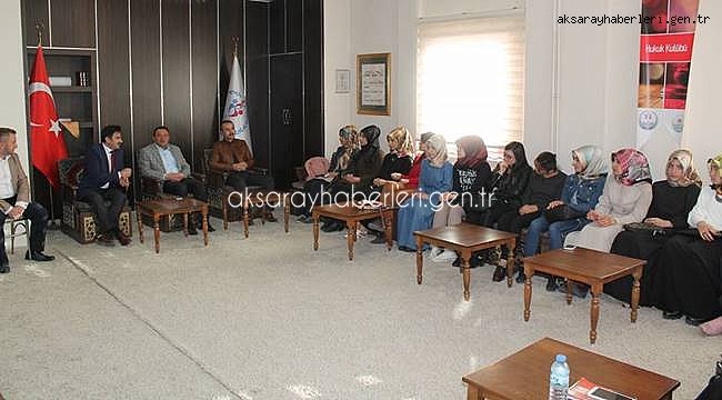 AK PARTİ İL BAŞKANI GENÇLERİN SİSTEM HAKKINDAKİ SORULARINA CEVAP VERDİ