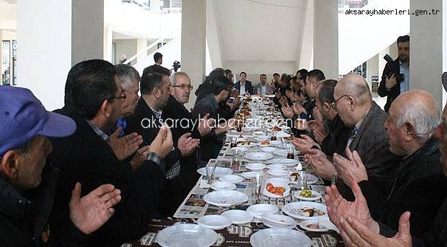 İL BAŞKANI KARATAY VE BELEDİYE BAŞKANI YAZGI ESNAFLARLA BİR ARAYA GELDİ