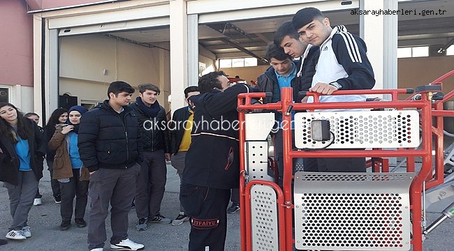 SAĞLIK ÖĞRENCİLERİNE İTFAİYEDE UYGULAMALI DERS