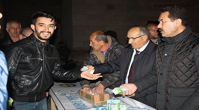 Miraç Kandili Gecesi Dolayısıyla Aksaray Ulu Cami'de Süt Dağıtımı Yapıldı