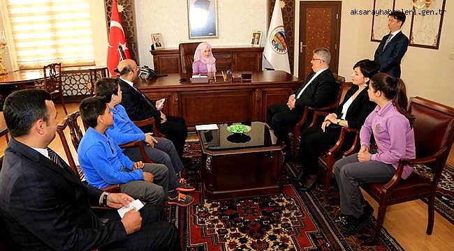 VALİ PEKMEZ VALİLİK MAKAMINI ÇOCUKLARA DEVRETTİ