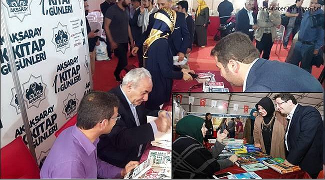 YAZAR EMİNE ŞENLİKOĞLU ve VEHBİ VAKKASOĞLU AKSARAY DA KİTAPLARINI İMZALADI