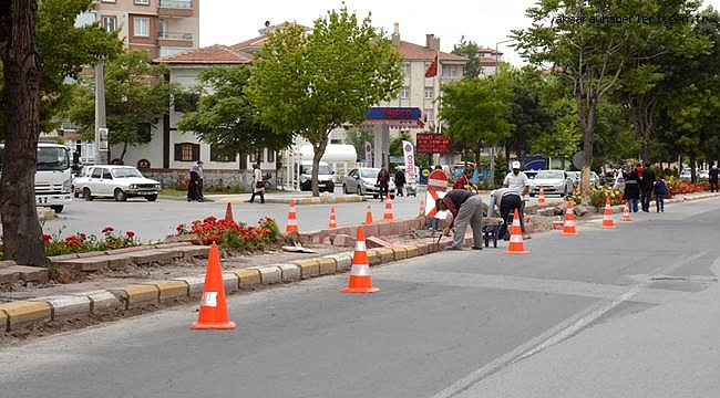 AKSARAY BELEDİYESİ TEHLİKELİ KAVŞAĞI KAPATARAK OLASI KAZALARI ÖNLEMİŞ OLDU