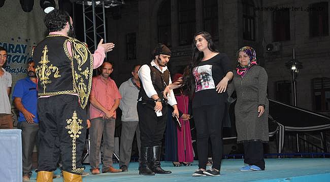 GELENEKSEL RAMAZAN SOKAĞINDA, TEMEL VE DURSUN İZLEYENLERİ GÜLDÜRDÜ