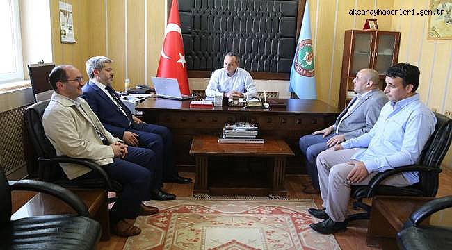 HEP BERABER ŞEHRE DAİR