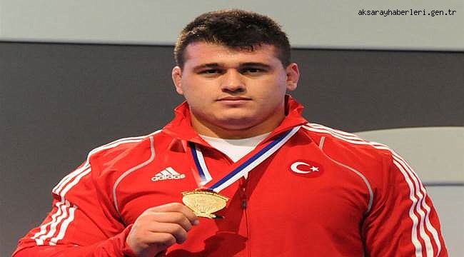 ASÜ’LÜ RIZA KAYAALP ÜÇÜNCÜ KEZ DÜNYA ŞAMPİYONU OLDU