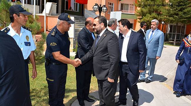 AKSARAY PROTOKOLÜ YAŞLILARI, HASTALARI, SEVGİ EVLERİNDEKİ ÇOCUKLAR İLE POLİS VE ASKERLERİ ZİYARET EDEREK BAYRAMLAŞTI