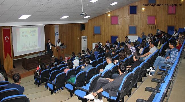 ASÜ'DE ÖĞRENCİLER ERASMUS DENEYİMLERİNİ ANLATTI