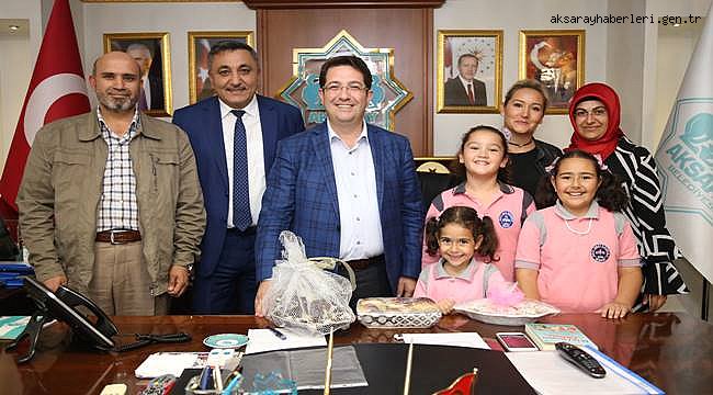 NACİ ABAY İLKOKULU ÖĞRETMEN VE ÖĞRENCİLERİ BAŞKAN YAZGI’YI ZİYARET ETTİ