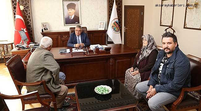 ŞEHİT AİLESİ ve GURBETÇİDEN VALİ PEKMEZ’E ZİYARET