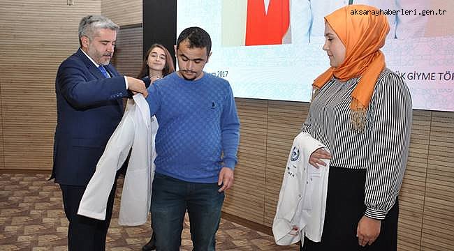 ASÜ TIP FAKÜLTESİ’NE KATILAN ÖĞRENCİLER İÇİN 'BEYAZ ÖNLÜK GİYME TÖRENİ' DÜZENLENDİ