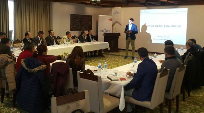 AHİKA AKADEMİ KAPSAMINDA GERÇEKLEŞTİRİLEN AB PROJE YAZMA EĞİTİMLERİ SONA ERDİ
