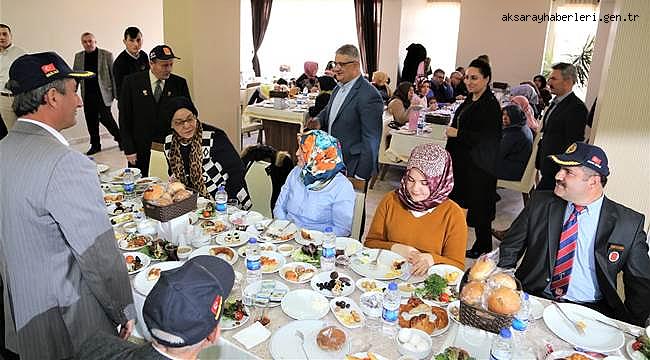 AKSARAY'DA ŞEHİT AİLELERİ VE GAZİLER İÇİN KAHVALTI PROGRAMI DÜZENLENDİ