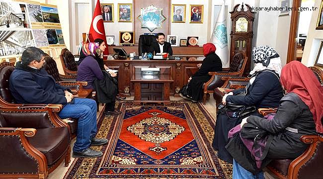 BAŞKAN YAZGI HALK GÜNÜ’NDE VATANDAŞLARLA GÖRÜŞÜP SORUNLARINA ÇÖZÜM BULMAYA DEVAM EDİYOR