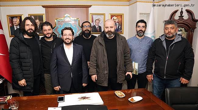 ‘DİRİLİŞ ERTUĞRUL’ DİZİ OYUNCULARI BAŞKAN YAZGI’YI ZİYARET ETTİ