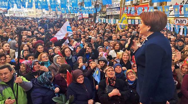 MERAL AKŞENER AKSARAY DA MİTİNG GİBİ AÇILIŞ YAPTI