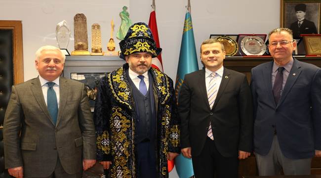 ŞAHİN, 'ENGELSİZ DİVANI HİKMET' PROGRAMINA KATILDI