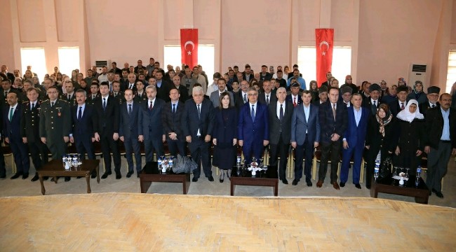 AKSARAY'DA ŞEHİT AİLELERİ ve 15 TEMMUZ GAZİSİNE DEVLET ÖVÜNÇ MADALYASI VERİLDİ