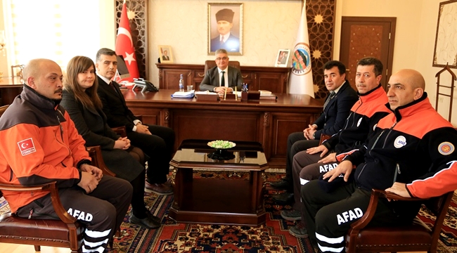 AFAD PERSONELİNDEN VALİ AYKUT PEKMEZ’E ‘SİVİL SAVUNMA GÜNÜ’ VE ‘DEPREM HAFTASI’ ZİYARETİ
