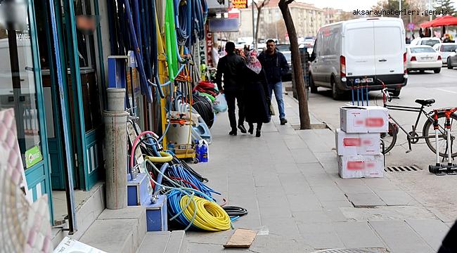 AKSARAY'DA KALDIRIM İŞGALİNE YAPTIRIM UYGULAMASI