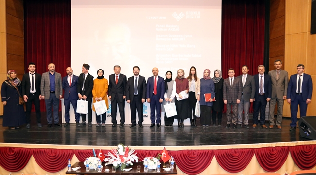 ANADOLU MEKTEBİ ÖĞRENCİLERİ AKSARAY'DA CENĞİZ AYTMATOV’U ANLATTI