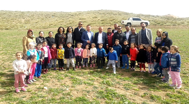 MÜSİAD AKSARAY ŞUBESİ VE MİNİK ÖĞRENCİLERDEN AĞAÇ DİKİMİ