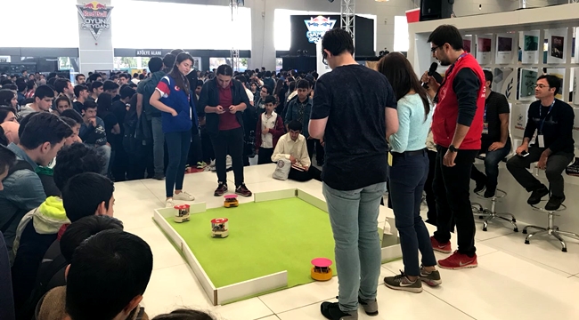 İSTANBUL GENÇLİK FESTİVALİNDE AKSARAY ROBOT FUTBOL LİGİ RÜZGARI ESTİ